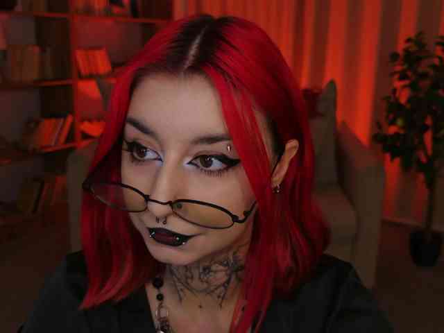 MistressMarcelline webcam