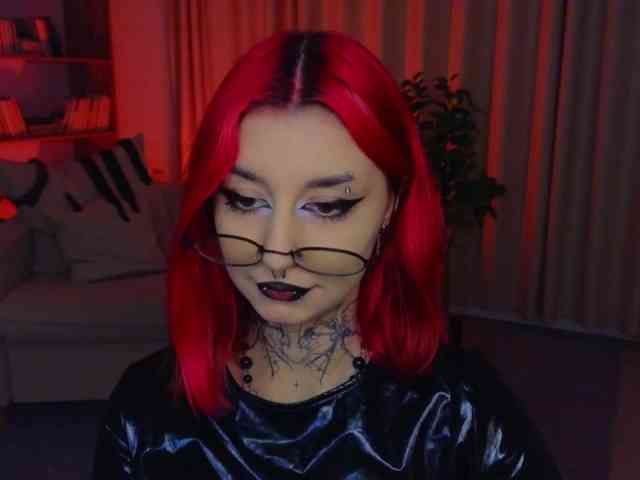 MistressMarcelline webcam