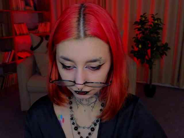 MistressMarcelline webcam