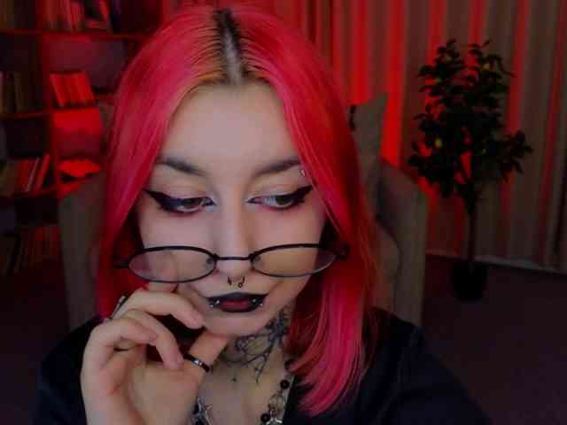 MistressMarcelline webcam