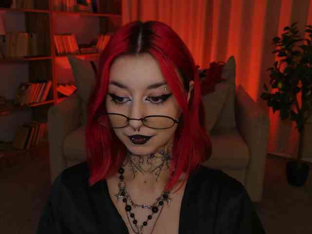 MistressMarcelline webcam