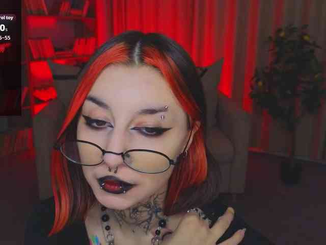 MistressMarcelline webcam