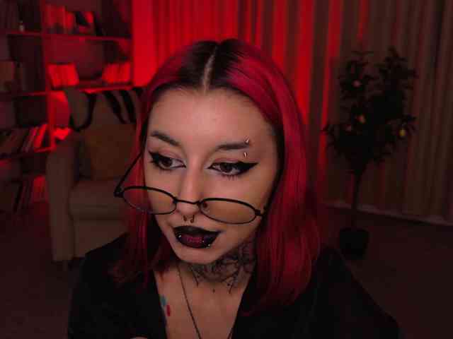 MistressMarcelline webcam