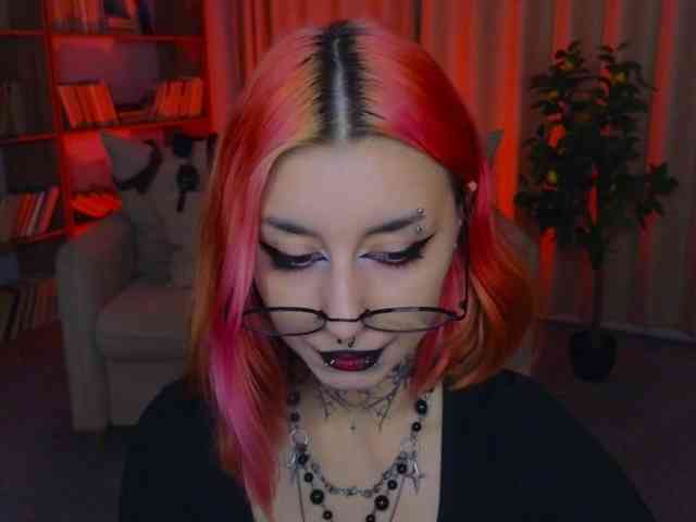 MistressMarcelline webcam