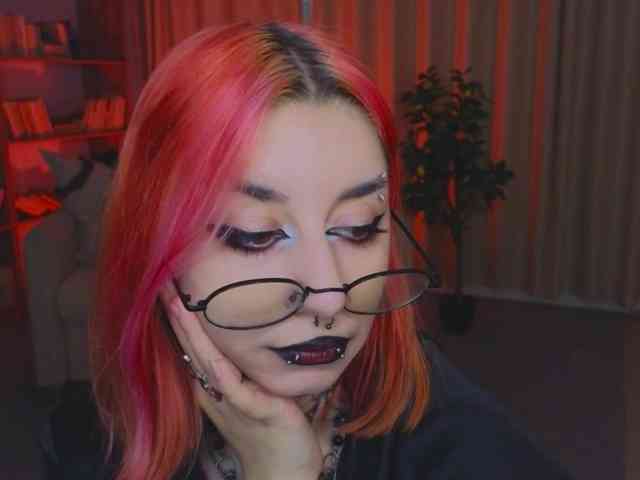 MistressMarcelline webcam