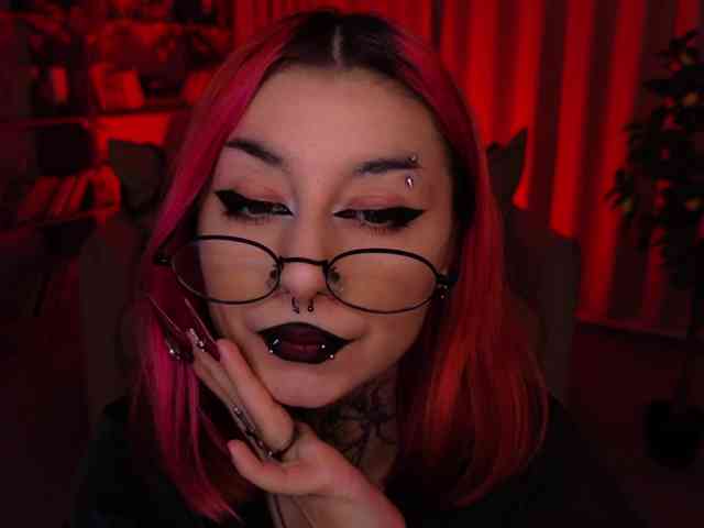 MistressMarcelline webcam