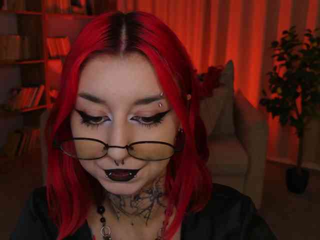 MistressMarcelline webcam
