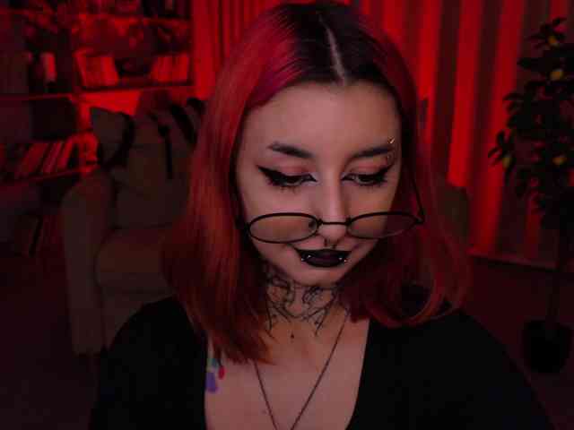 MistressMarcelline webcam