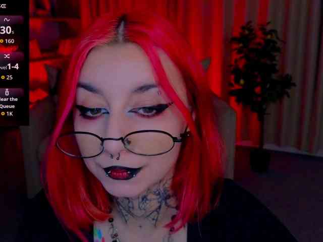 MistressMarcelline webcam