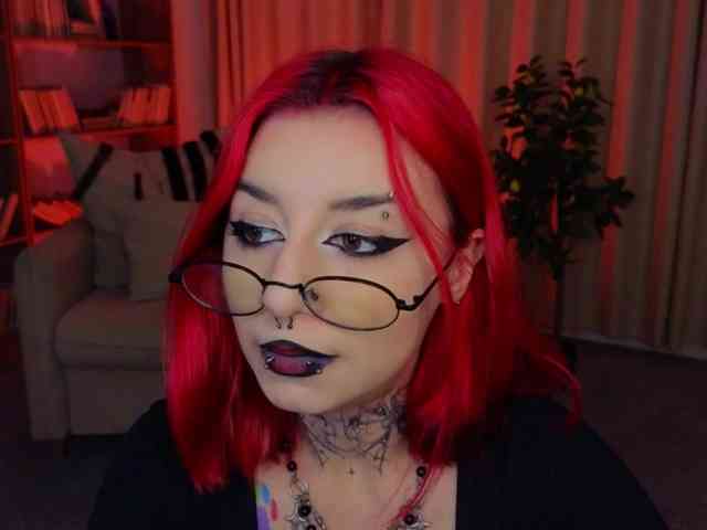MistressMarcelline webcam