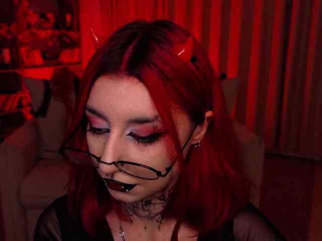 MistressMarcelline webcam