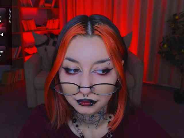 MistressMarcelline webcam