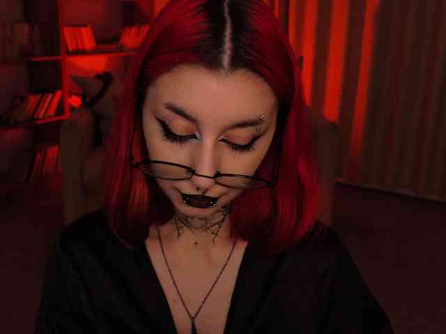 MistressMarcelline webcam