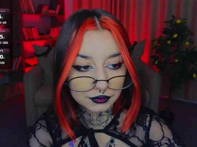 MistressMarcelline webcam