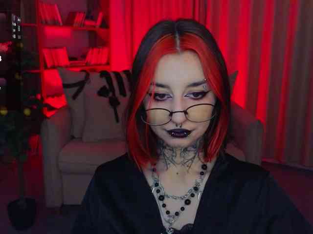 MistressMarcelline webcam