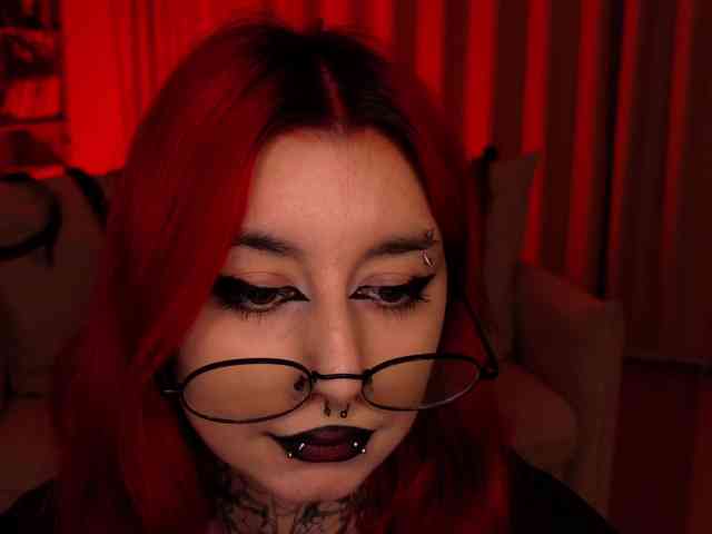 MistressMarcelline webcam