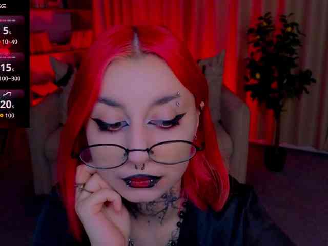 MistressMarcelline webcam