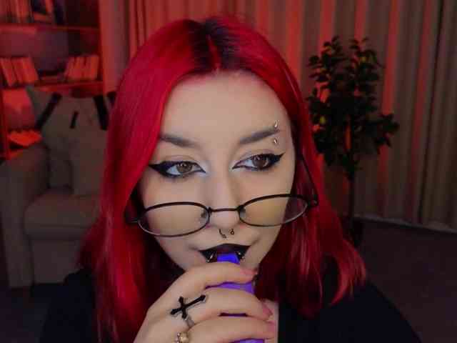 MistressMarcelline webcam