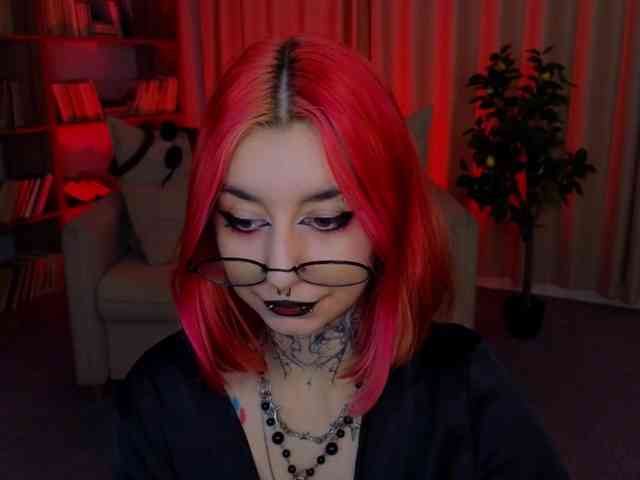 MistressMarcelline webcam