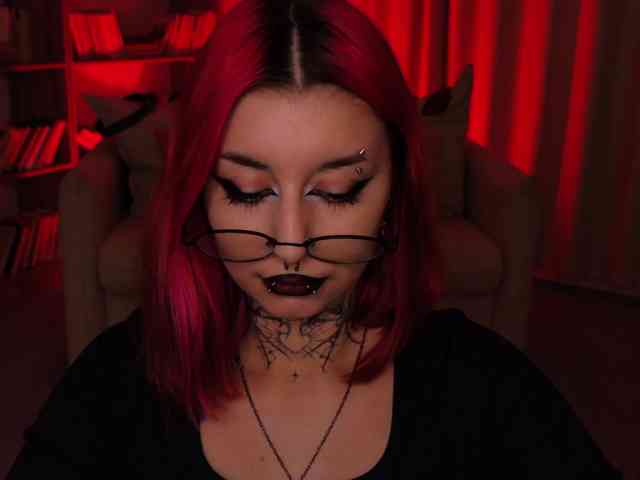 MistressMarcelline webcam