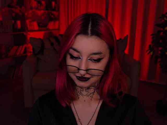 MistressMarcelline webcam