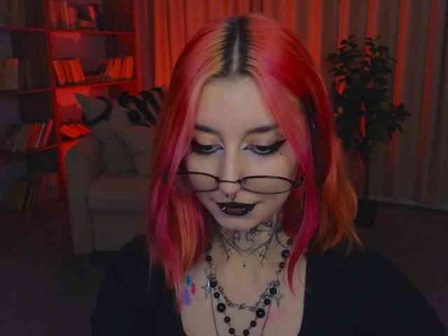 MistressMarcelline webcam