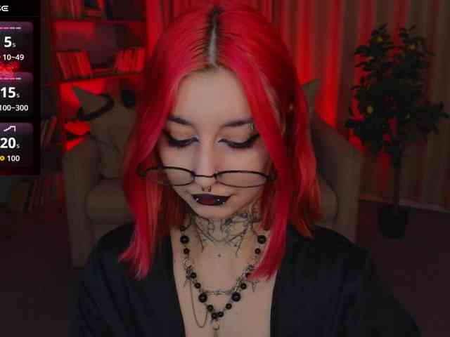 MistressMarcelline webcam