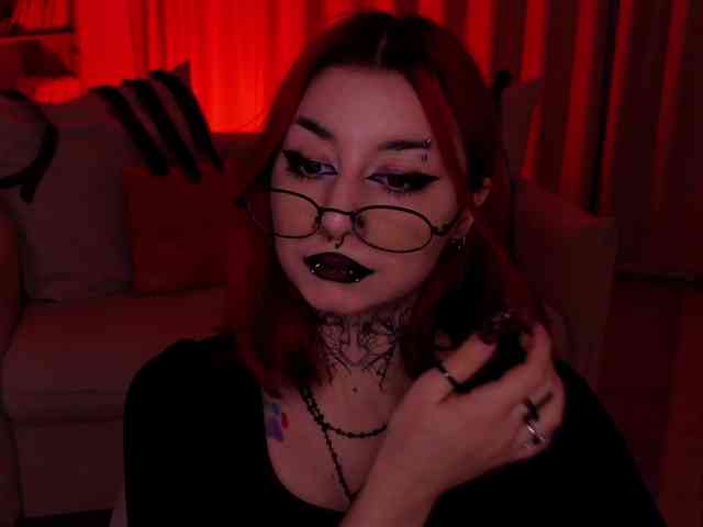 MistressMarcelline webcam