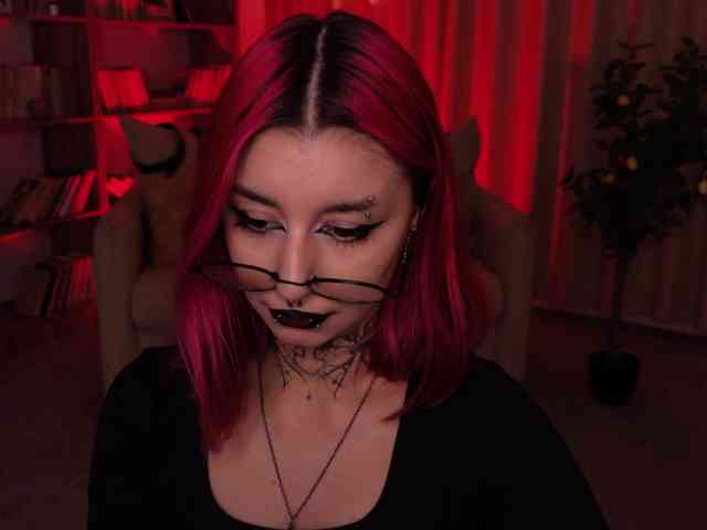 MistressMarcelline webcam