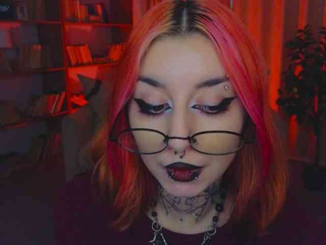 MistressMarcelline webcam