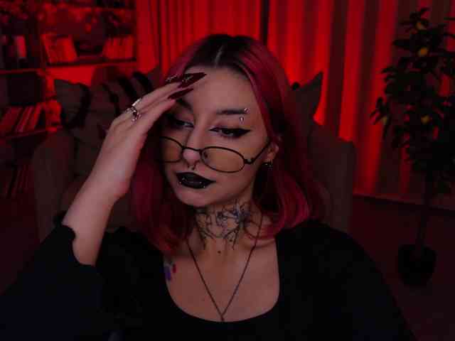 MistressMarcelline webcam