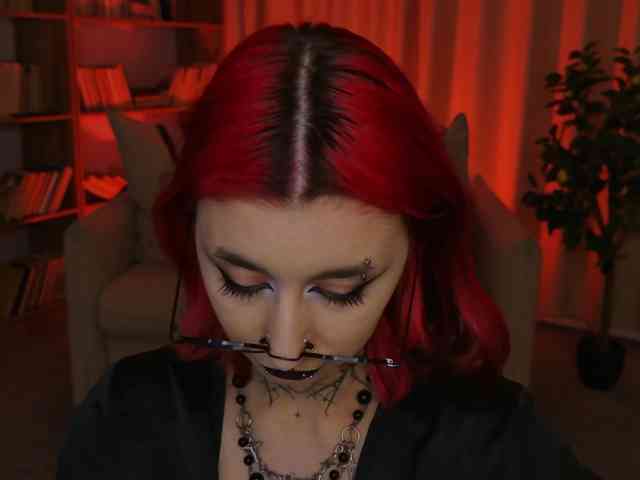 MistressMarcelline webcam