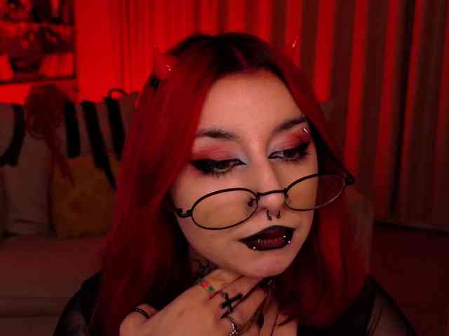 MistressMarcelline webcam