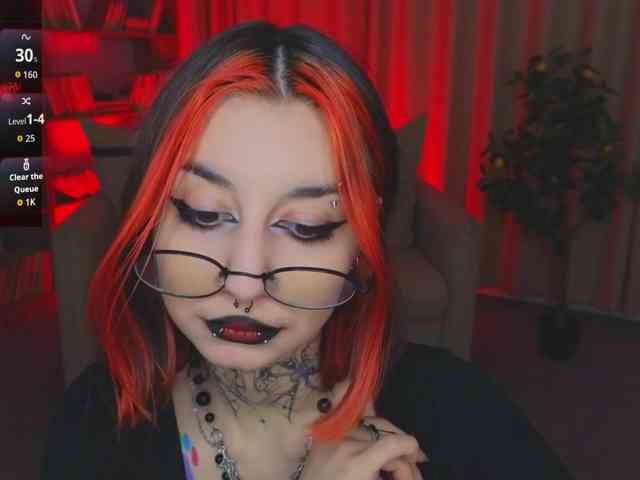 MistressMarcelline webcam