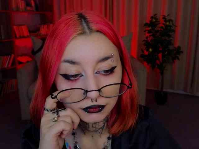 MistressMarcelline webcam