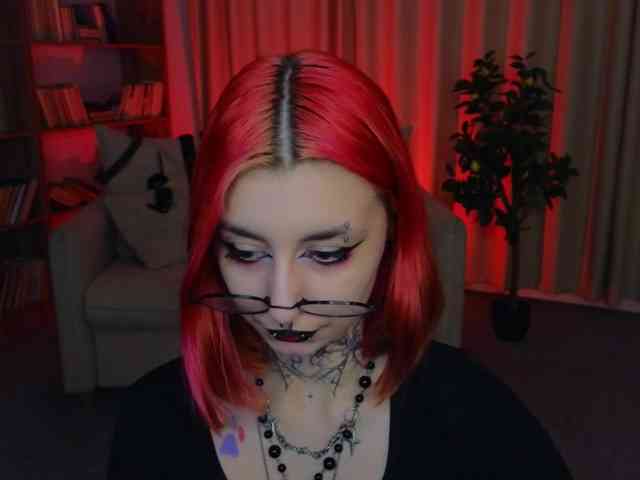 MistressMarcelline webcam