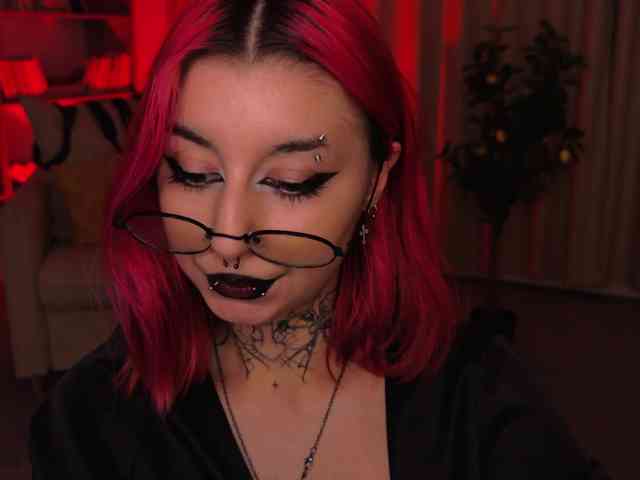 MistressMarcelline webcam