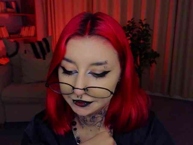 MistressMarcelline webcam