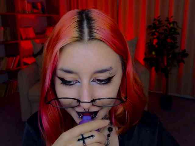 MistressMarcelline webcam