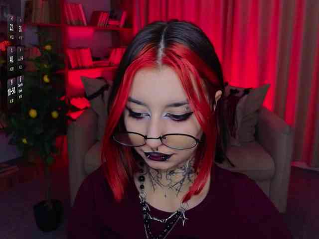 MistressMarcelline webcam