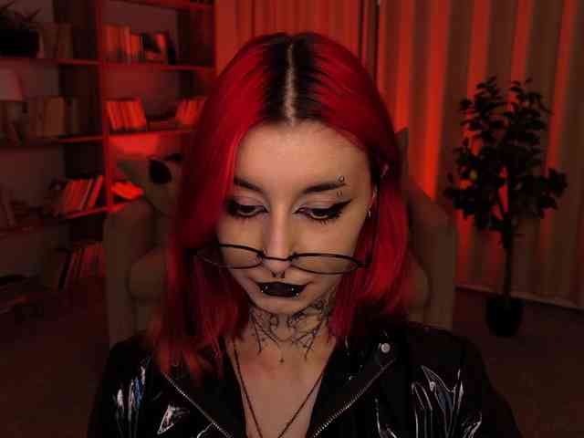 MistressMarcelline webcam