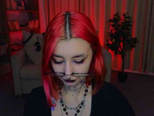 MistressMarcelline webcam
