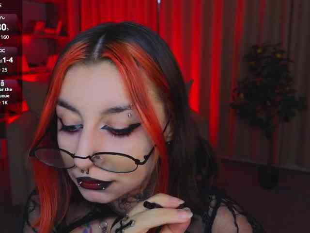 MistressMarcelline webcam