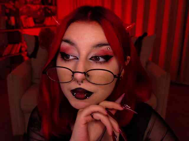 MistressMarcelline webcam