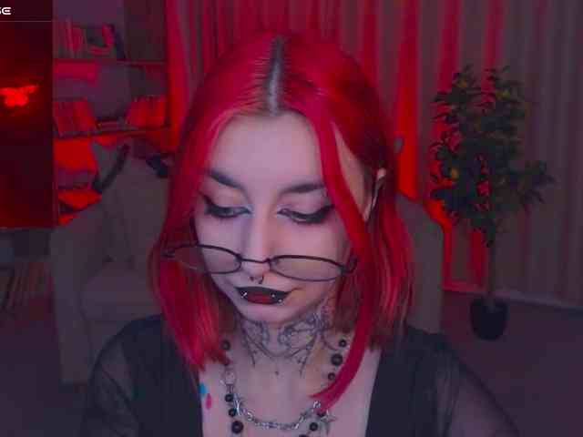 MistressMarcelline webcam