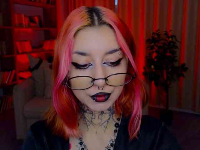 MistressMarcelline webcam