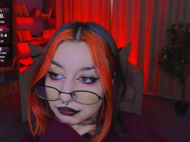 MistressMarcelline webcam