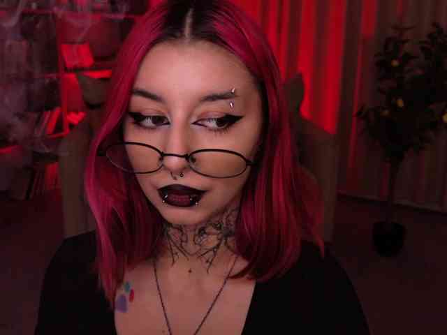 MistressMarcelline webcam