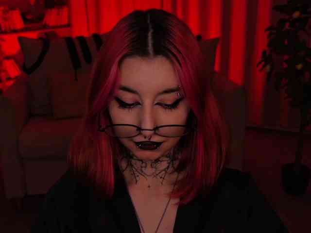 MistressMarcelline webcam