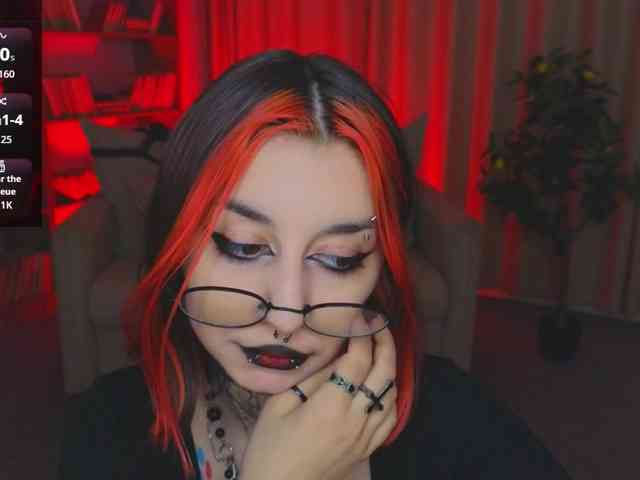 MistressMarcelline webcam